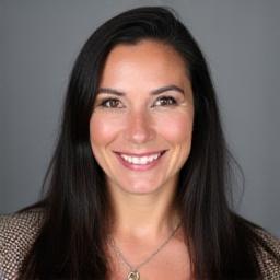 Headshot of Donna Lee, piano and vocal coach